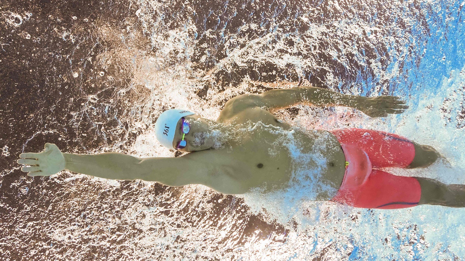 上海队对阵深圳队，拉文持续制造杀伤，撕裂防线的艺术